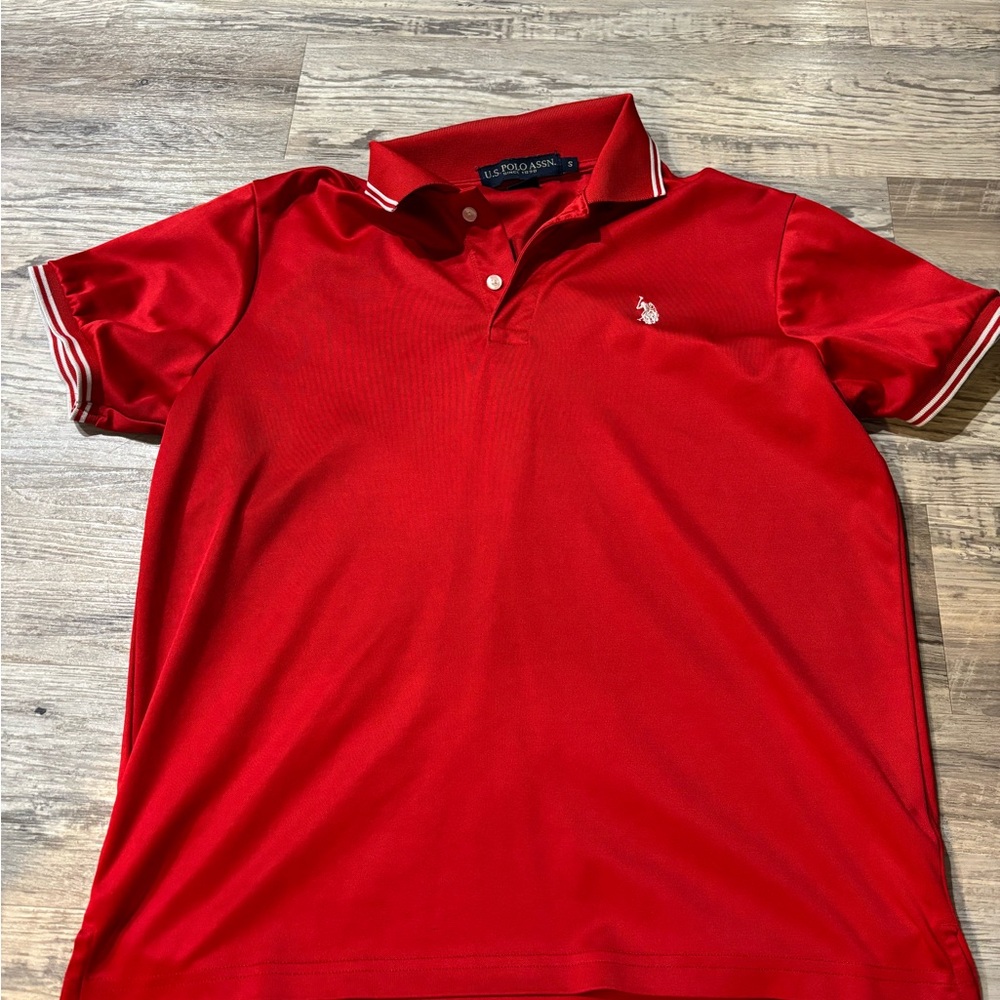 Red polo